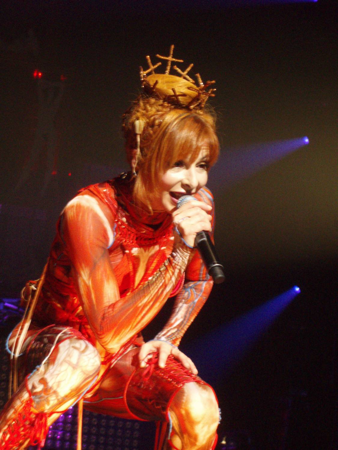 Концерт фармер. Mylene Farmer Concert 2009. Mylene Farmer 2009 концерт. Милен фармер концерт 2009. Милен фармер концерт.